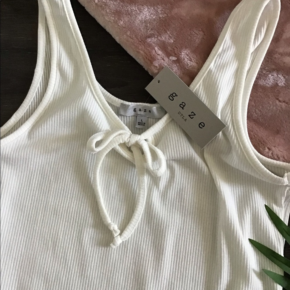 ✨NWT✨ Muscle tee w/ bow & ruffle design🔥 - Picture 3 of 4